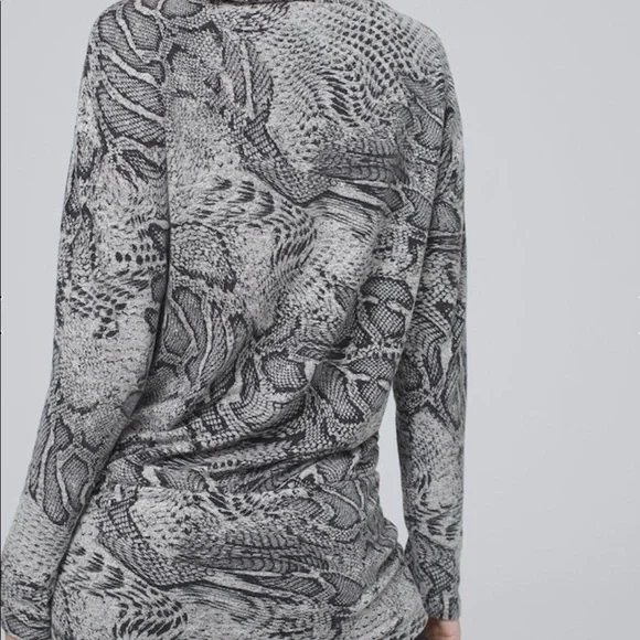 White House Black Market printed tunic! - Picture 7 of 8